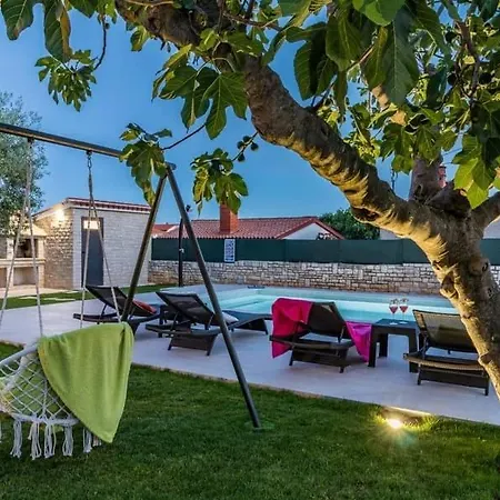 Villa Pietra - By Istrabook