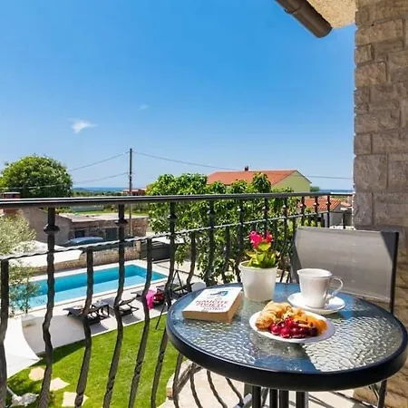 Pietra - By Istrabook Villa